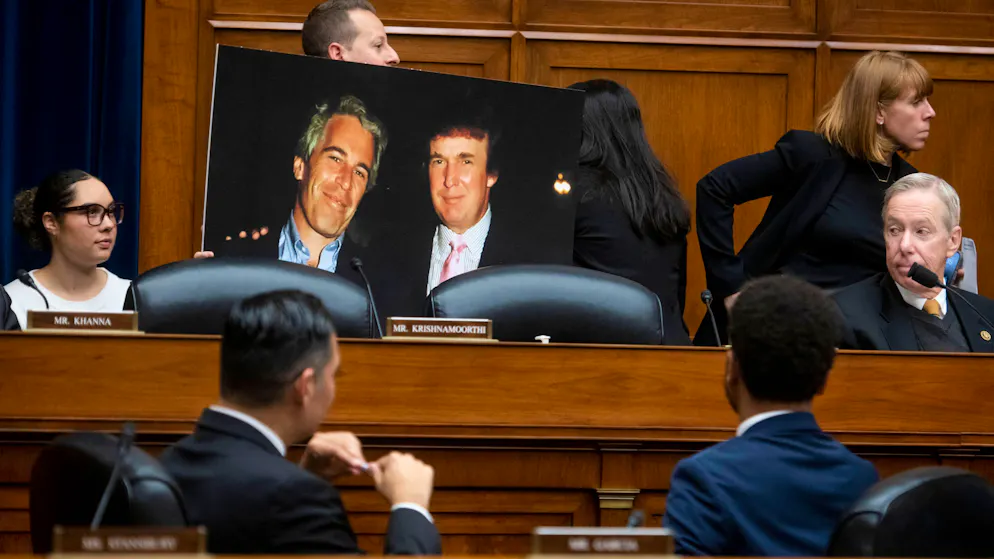«Nous exigeons des réponses». La presse révèle que des documents sur Trump ont été retirés du dossier Epstein