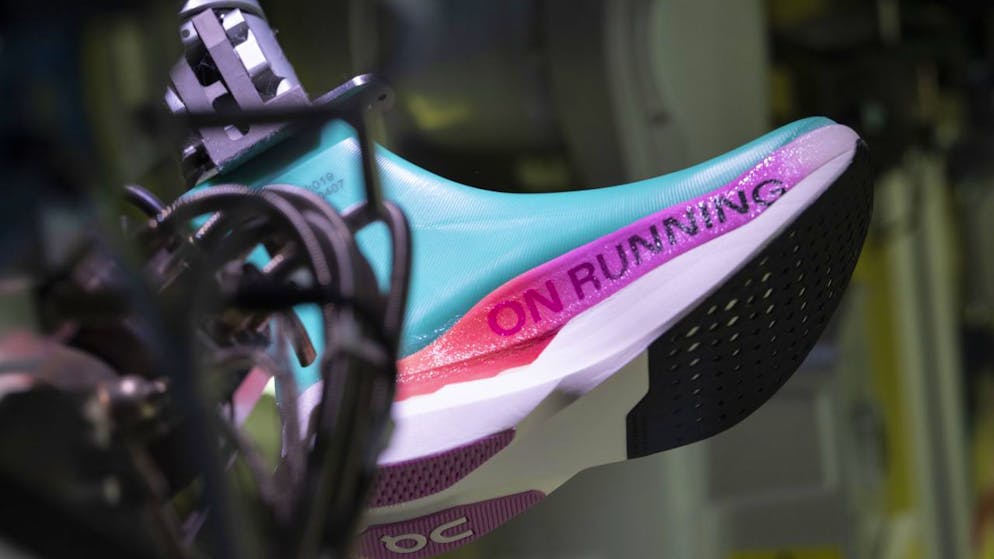 Der Laufschuhhersteller On hat eine Werk für seine LightSpray-Technologie in Südkorea eröffnet. Dank der neuen Anlage mit 32 Robotern soll die globale Produktionskapazität der Technologie im Jahr 2026 um das 30-Fache erhöht werden. (Archivbild)