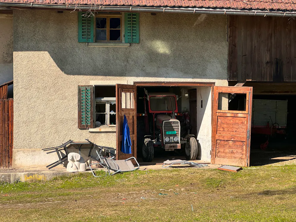 Explosion Illnau-Effretikon. Bei einer Schür wurden mehrere Gegenstände umgeworfen.