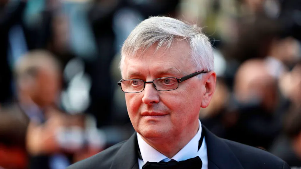 Der ukrainische Filmemacher Sergei Loznitsa im Mai 2025 bei den Internationalen Filmfestspielen von Cannes. Als Spezialgast des Festivals Visions du Réel wird er nun auch nach Nyon reisen. (Archivbild)
