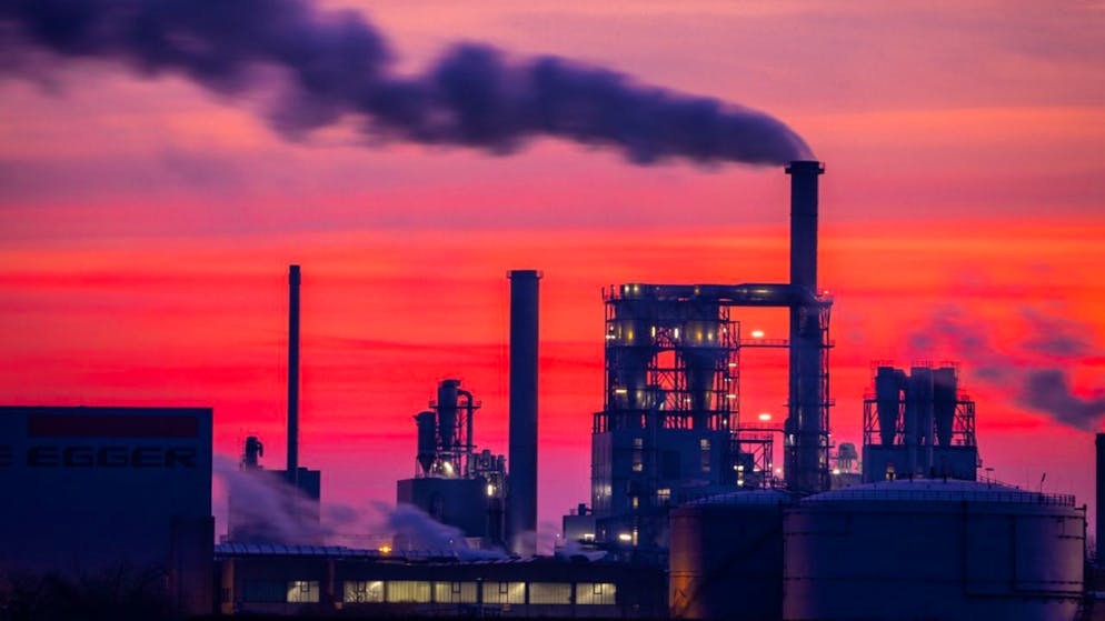 Ein vergleichsweise kräftiges Wachstum im Schlussquartal hat der deutschen Wirtschaft im vergangenen Jahr das erste Plus seit 2022 beschert. Allerdings sind die Löcher im Staatshaushalt 2025 grösser als zunächst angenommen. (Archivbild)