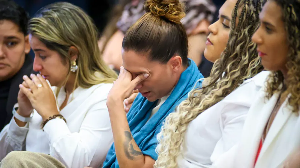 HANDOUT - Angehörige der ermordeten Stadträtin Marielle Franco im Gerichtssaal. Fast acht Jahre nach dem Mord in Rio de Janeiro sind fünf Beteiligte zu langjährigen Freiheitsstrafen verurteilt worden. Foto: Gustavo Moreno/STF/dpa - ACHTUNG: Nur zur redaktionellen Verwendung im Zusammenhang mit der aktuellen Berichterstattung und nur mit vollständiger Nennung des vorstehenden Credits