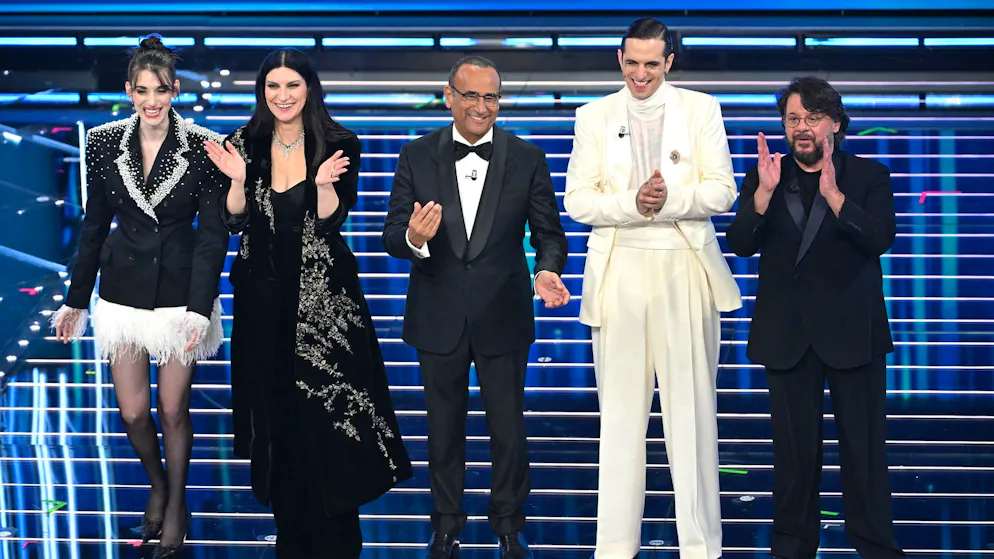 A tutto Festival. Le pagelle della seconda serata di Sanremo: Achille Lauro emoziona con l'omaggio alle vittime di Crans-Montana. Pausini più spigliata, risate con Lillo e Pilar