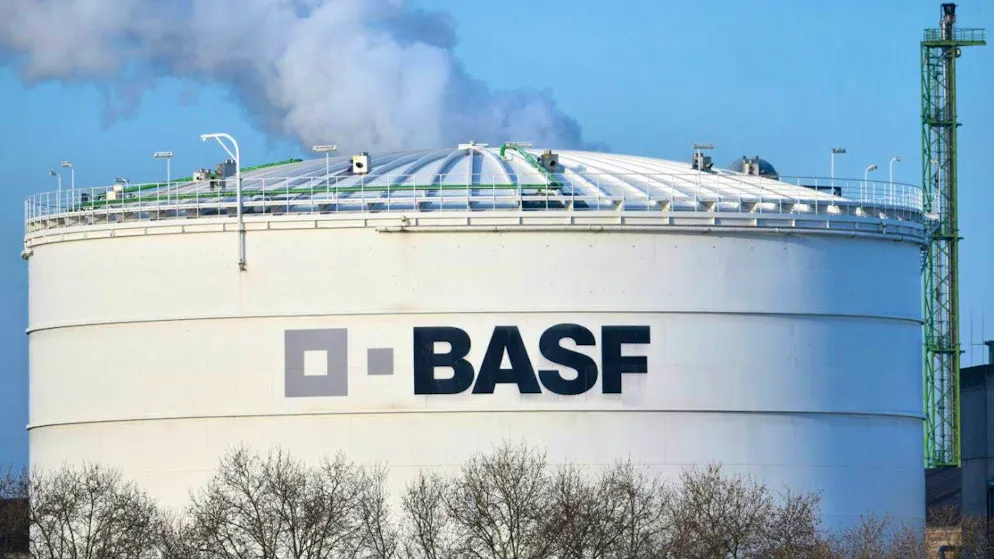 BASF, the world's largest chemical company, has to make savings. Overcapacities on the world market, high energy prices and general cost pressure are causing the group problems.(archive picture)