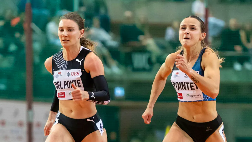 Léonie Pointet (rechts) holt sich Gold über 60 m und sichert sich zusammen mit der SM-Zweiten Ajla Del Ponte das Ticket für die Hallen-WM in drei Wochen