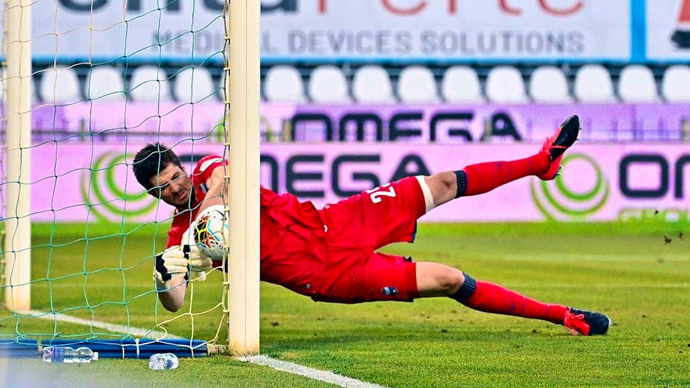 Lausanne goalkeeper Karlo Letica suggested as Marwin Hitz Hitz's successor at FC Basel