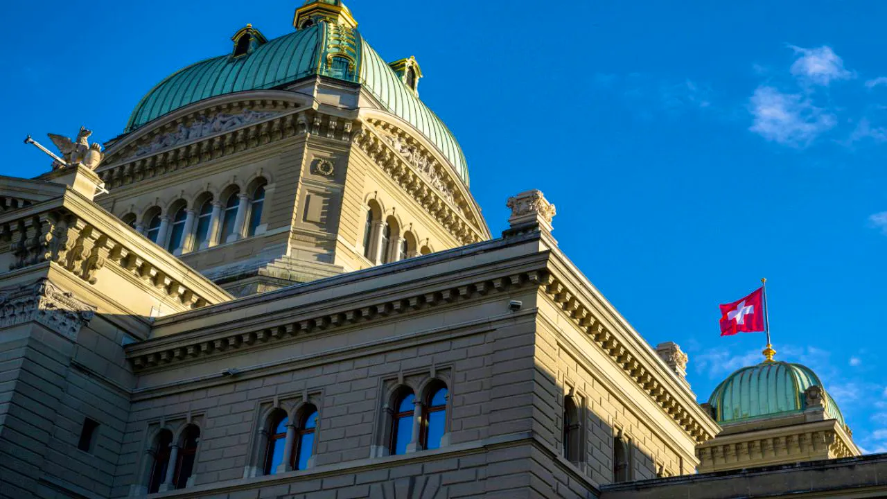 Frühjahrssession. Parlament streitet um Sparprogramm, Neutralität und 13. AHV-Rente