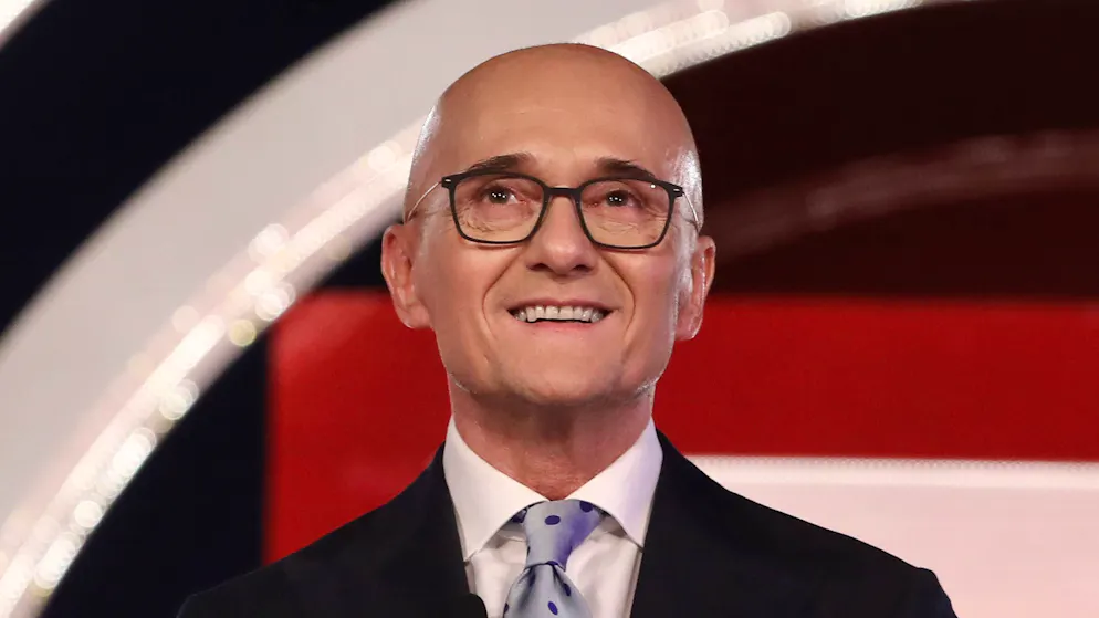Ecco perché. Dopo 30 anni, Alfonso Signorini fa un passo indietro: «Lascio la direzione di Chi»