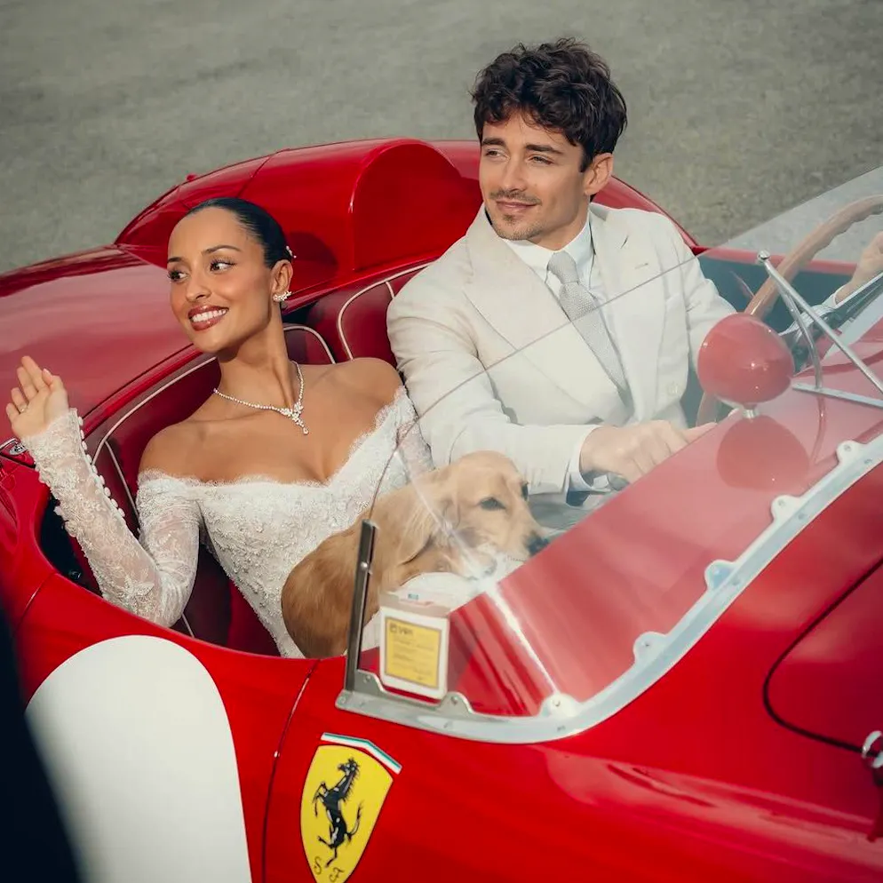 Im Ferrari zur Trauung. Formel-1-Star Leclerc hat geheiratet