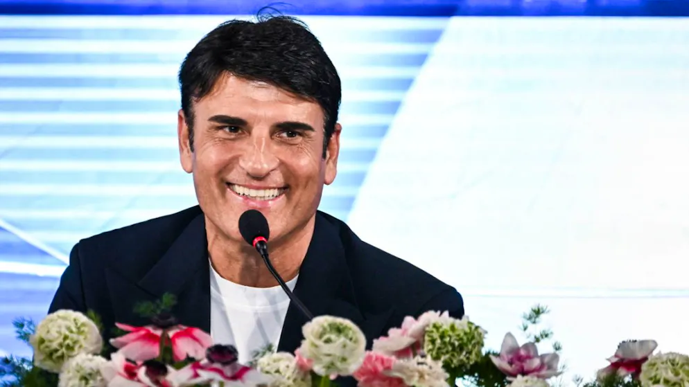 Sanremo. Il vicedirettore del «Corriere della Sera» stronca la canzone di Sal da Vinci, i social si accendono