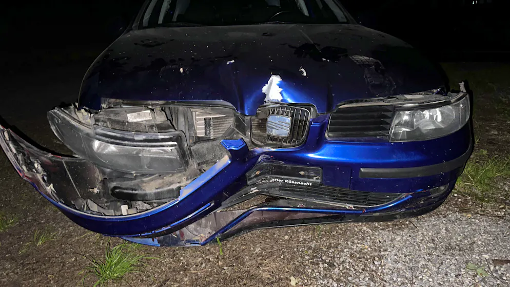 Sentenced by penalty order. Man crashes into traffic sign with a blood alcohol level of 2 - then collects car parts and drives off