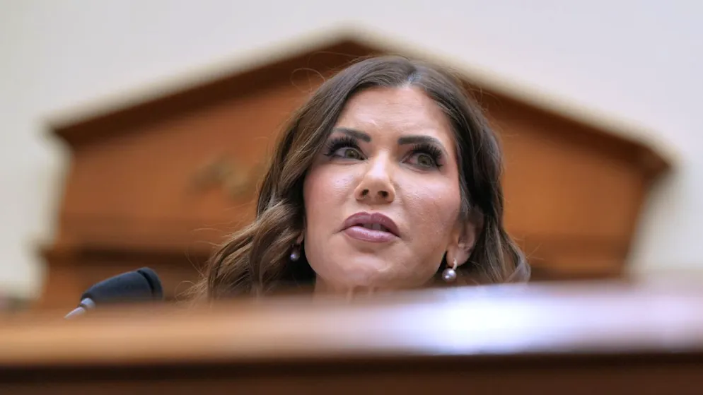 Stati Uniti. Donald Trump licenzia Kristi Noem, non sarà più segretaria alla sicurezza interna