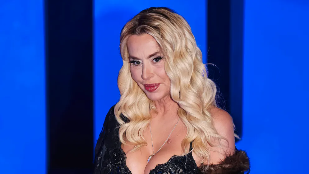 Ecco cosa è successo. Valeria Marini scoppia in lacrime in diretta: «Non sono un pezzo di carne, sono una persona»