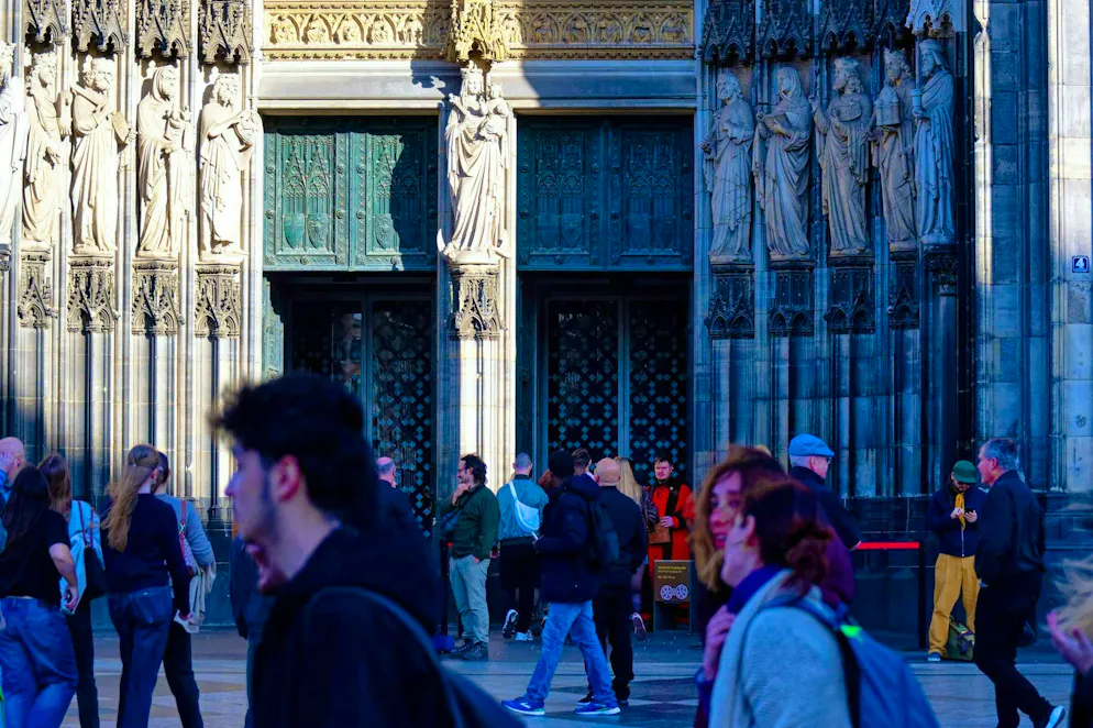 Cologne Cathedral to charge tourists admission from July - Gallery. Until now, the interior of the cathedral was free of charge for tourists.