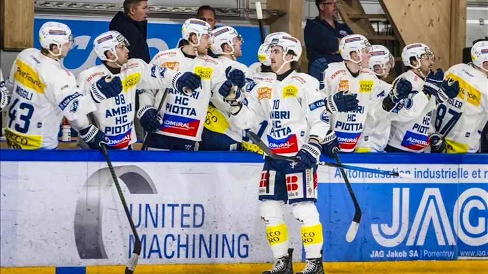 Hockey. Lugano sconfitto e ora quarto; successo ai rigori per l'Ambrì, non ancora condannato
