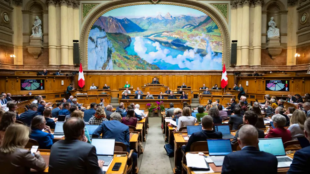 Svizzera. Il Nazionale boccia l'iniziativa sulla neutralità e il controprogetto