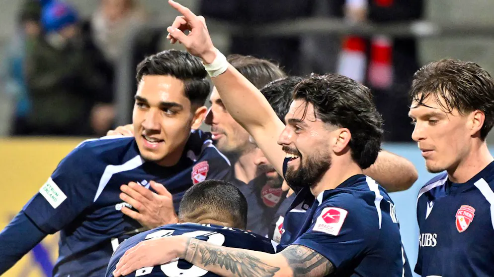 Kastriot Imeri (au premier plan) et les Thounois peuvent définitivement s'envoler en tête de la Super League.