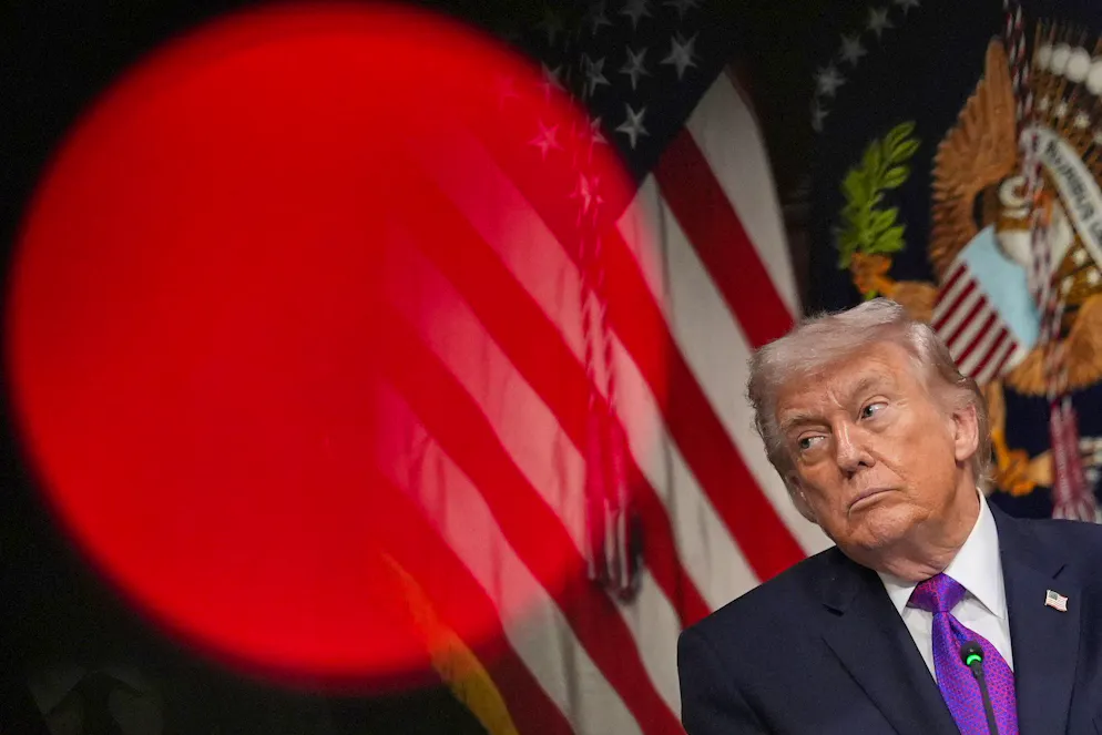 La Cour suprême des Etats-Unis a infligé en février un revers spectaculaire à la politique économique phare de Donald Trump, en invalidant une vaste partie de ses droits de douane.
