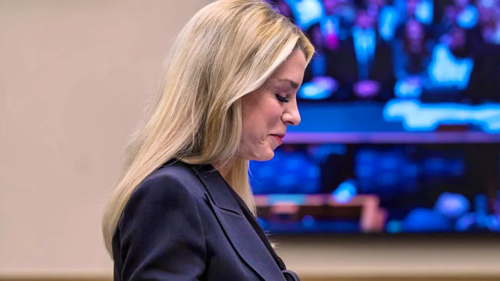 ARCHIVE - U.S. Attorney General Pam Bondi smiles as she prepares to answer questions from the House Judiciary Committee about the Justice Department's handling of convicted sex offender Epstein's files, which revealed sensitive private information about victims despite redaction efforts. Photo: J. Scott Applewhite/AP/dpa