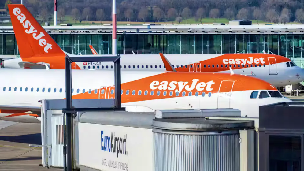 En temps normal, l’EuroAirport dessert environ 110 destinations. EasyJet en assure 77.Pendant la rénovation de la piste, la compagnie n’exploitera plus que 29 lignes, généralement avec six à sept vols par semaine..