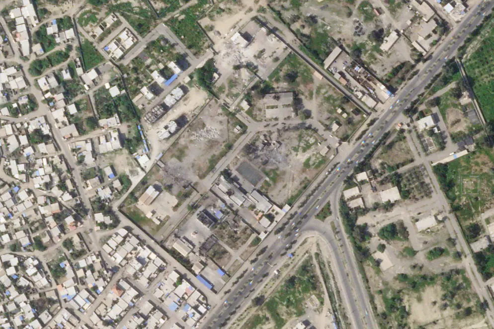 Seconda settimana di guerra contro l'Iran. Questa foto satellitare di Planet Labs PBC mostra l'area di una scuola e di una base della Guardia Rivoluzionaria iraniana dopo quello che sembra essere un attacco aereo che ha preso di mira il complesso a Minab, in Iran, mercoledì 4 marzo