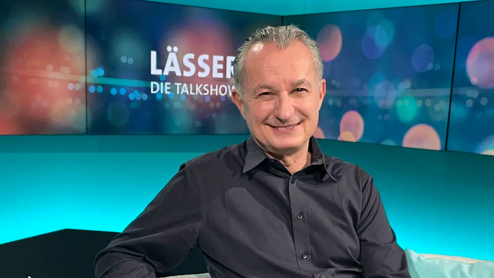 Magician Marco Tempest. 