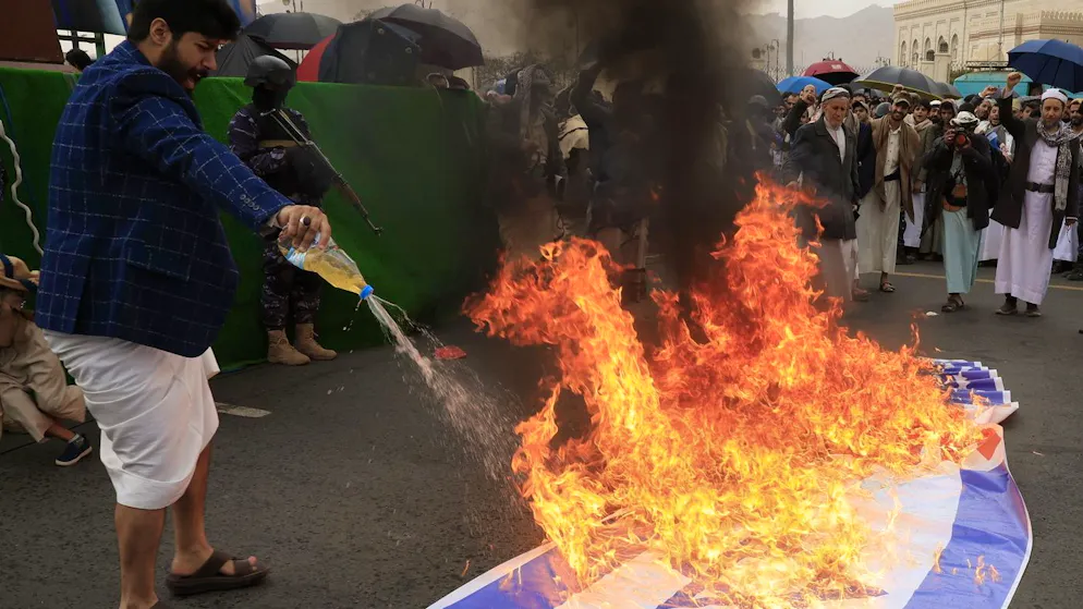 Attack on Iran. Trump to Starmer: Don't need your aircraft carriers anymore +++ Iranian oil reserves attacked