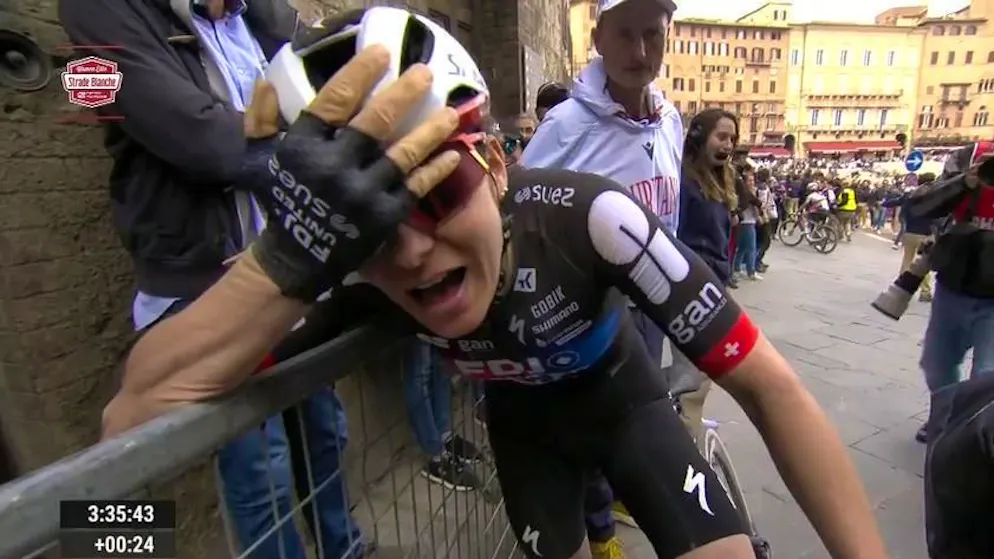 Ciclismo. Elise Chabbey è la prima svizzera a imporsi nella Strade Bianche femminile