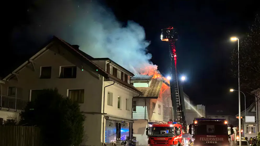 Police investigate. Fire in apartment building in Madiswil BE - one person injured