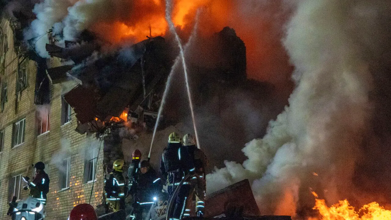 Ukraine. Russische Rakete trifft Haus in Charkiw – Tote und Verletzte