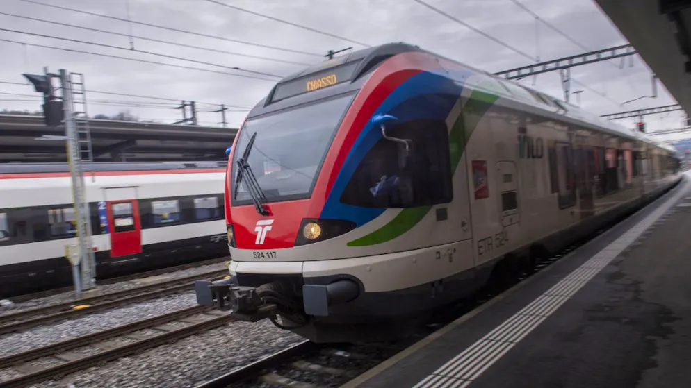 Incidente mortale. Attraversa i binari e viene travolto, muore un 29enne in Brianza