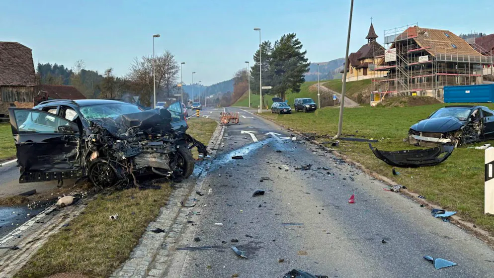 Canton Lucerna. Auto tenta un sorpasso, ma centra un'altra vettura: un morto e quattro feriti
