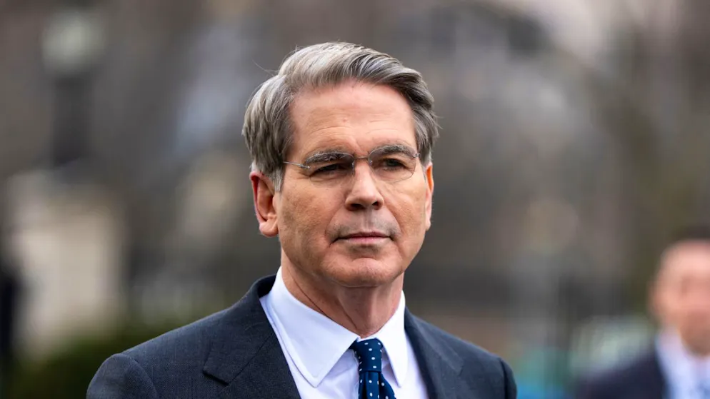 Stati Uniti. Il segretario al tesoro USA Bessent: «Potremmo revocare le sanzioni contro il petrolio russo»