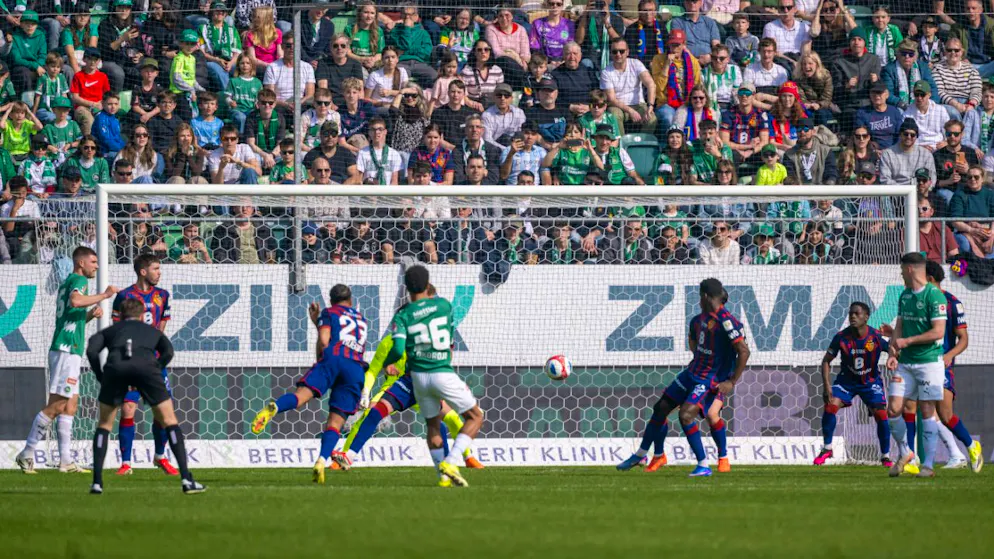 St. Gallen - Basel 3:0. St. Gallen clearly wins the chasing duel