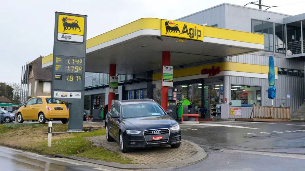 Les experts tablent sur une poursuite de la hausse des prix de l'essence. Ici à Tolochenaz. (archive).