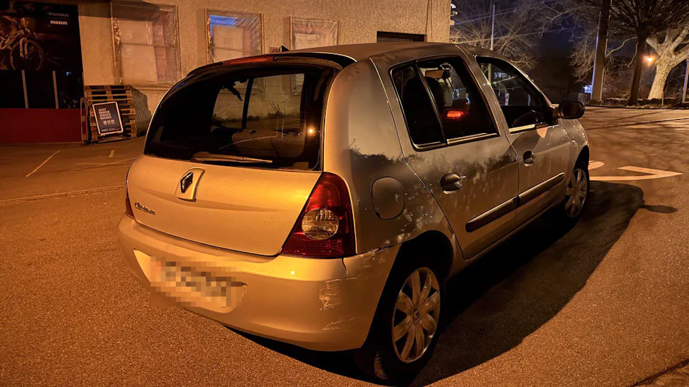 In St. Gallen. Teenagers steal car - they are only 10 to 15 years old