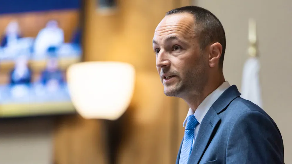 Le gouvernement valaisan (ici son président Mathias Reynard) a été suivi par le Grand Conseil dans sa volonté de créer une fondation en lien avec le drame de Crans-Montana.