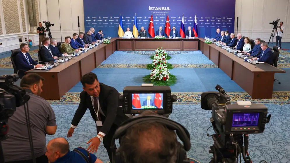 ARCHIV - Die dritte Runde der russisch-ukrainischen Friedensgespräche im Ciragan-Palast. Russland und die Ukraine haben bei ihren Verhandlungen einen weiteren Gefangenenaustausch vereinbart. Nun haben die USA ein weiteres trilaterales Treffen angeregt. Foto: Alexander Ryumin/TASS via ZUMA Press/dpa