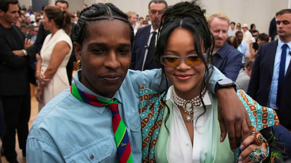 Rihanna e il suo compagno A$AP Rocky a una sfilata di moda a Parigi. (foto d'archivio)
