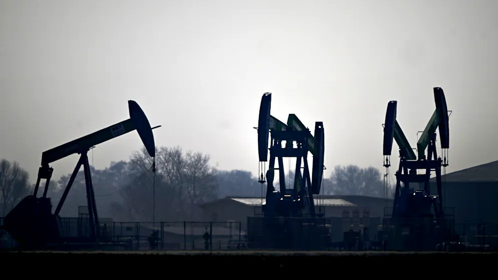 Impennata dei prezzi. Il G7 è pronto a usare le riserve strategiche di petrolio
