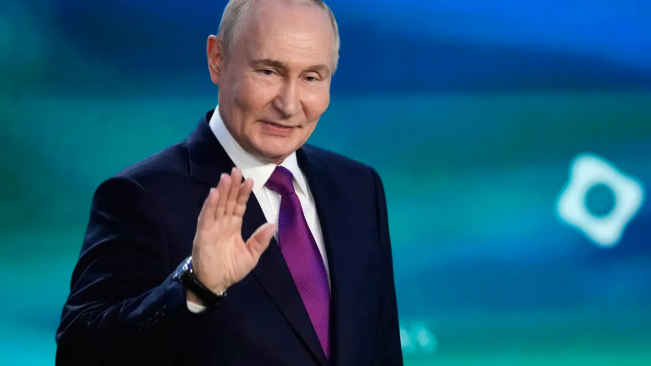 Iran. Putin assures Modshaba Khamenei of Russia's support