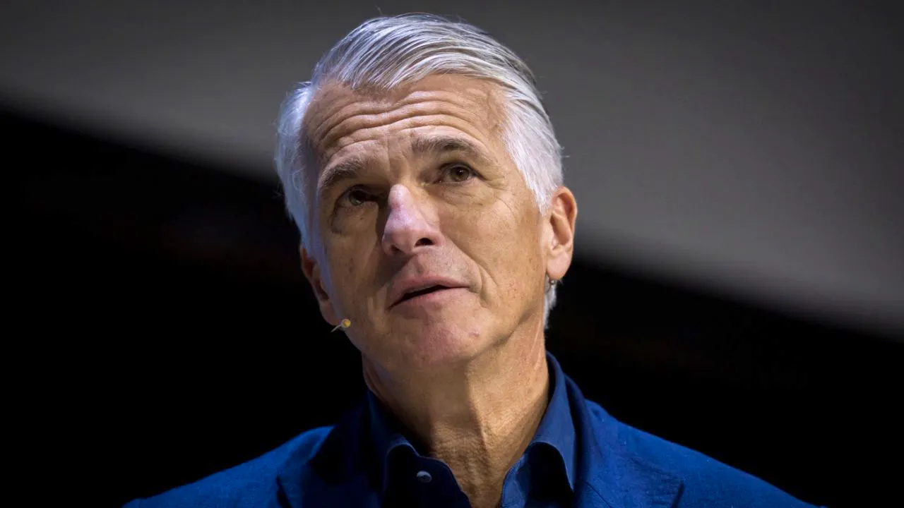 Banche. Il CEO di UBS Sergio Ermotti ha guadagnato 14,9 milioni nel 2025