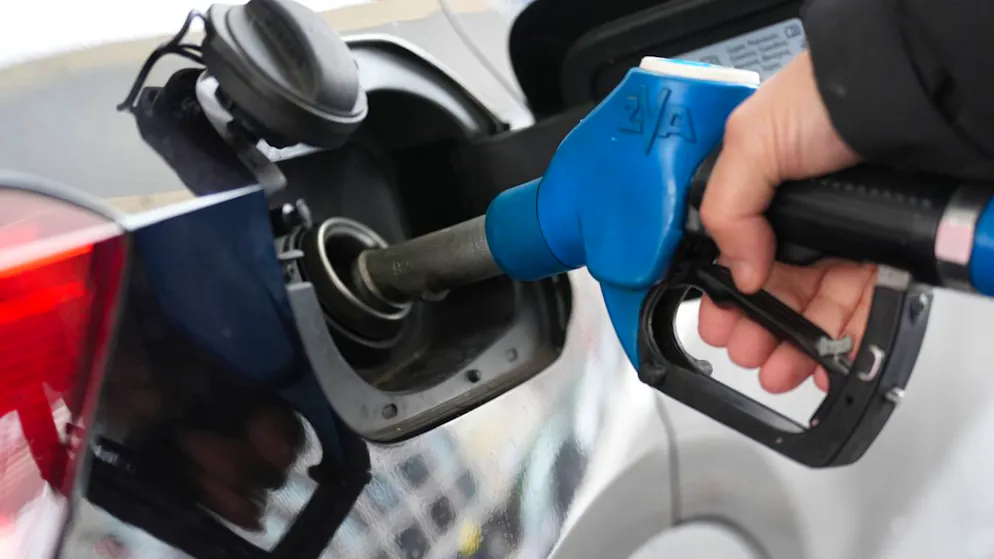 Energia. Prezzo petrolio scende dai massimi ma resta sopra 100 dollari