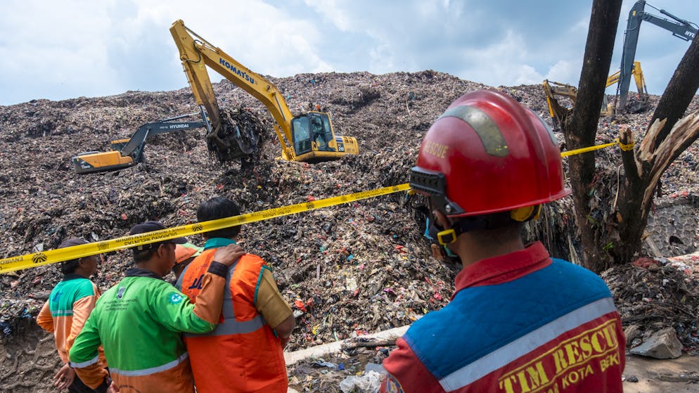 Katastrophe auf Mega-Deponie. Mülllawine bei Jakarta tötet mehrere Menschen – weitere werden vermisst