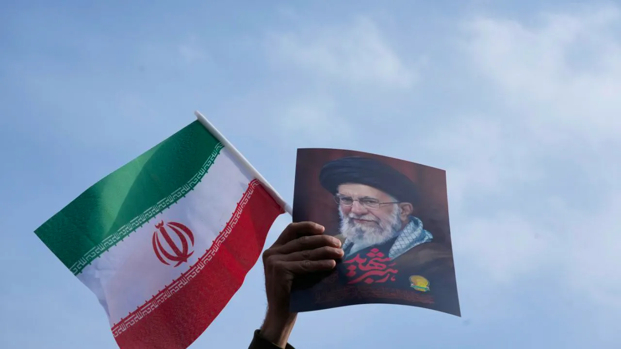 Politik. Irans Regierung fordert Garantien für Waffenstillstand