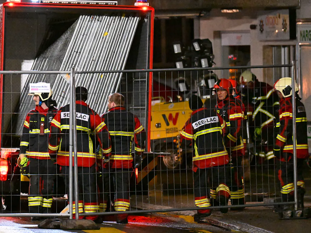 Postauto-Brand in Kerzers FR. Der schreckliche Vorfall forderte sechs Tote, weitere Personen sind schwer verletzt.