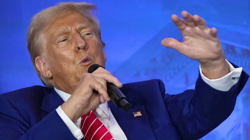 Donald Trump a annoncé lundi qu'il allait lever certaines sanctions sur le pétrole «afin de réduire les prix».