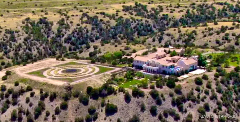 Sospetti di "attività illegali" nell'ex ranch del defunto multimilionario Jeffrey Epstein.