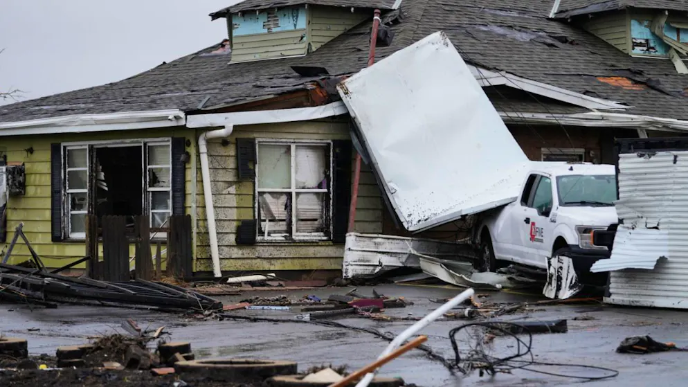 Maltempo. Tornado negli Usa, due morti e numerosi danni tra Indiana e Illinois