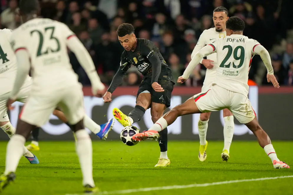 Tre reti al Parc des Princes.